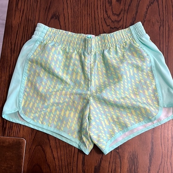 active shorts - Picture 1 of 4